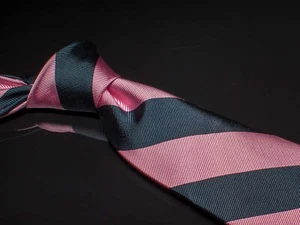 Jos A Bank Seidenkrawatte Rosa Marine Streifen Herren Designer Krawatte China - Bild 1 von 5