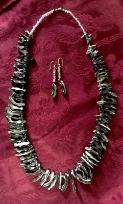 Nuevo-Juego de Collar y Pendientes Rama Madreperla Iridiscente -Joyería Foto 1 de 4