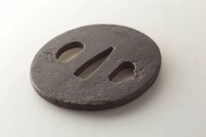 Eisen Tsuba Schwertschutz Antik Schwermetall Tsuba mit dezenten Muster Gravuren - Bild 1 von 12