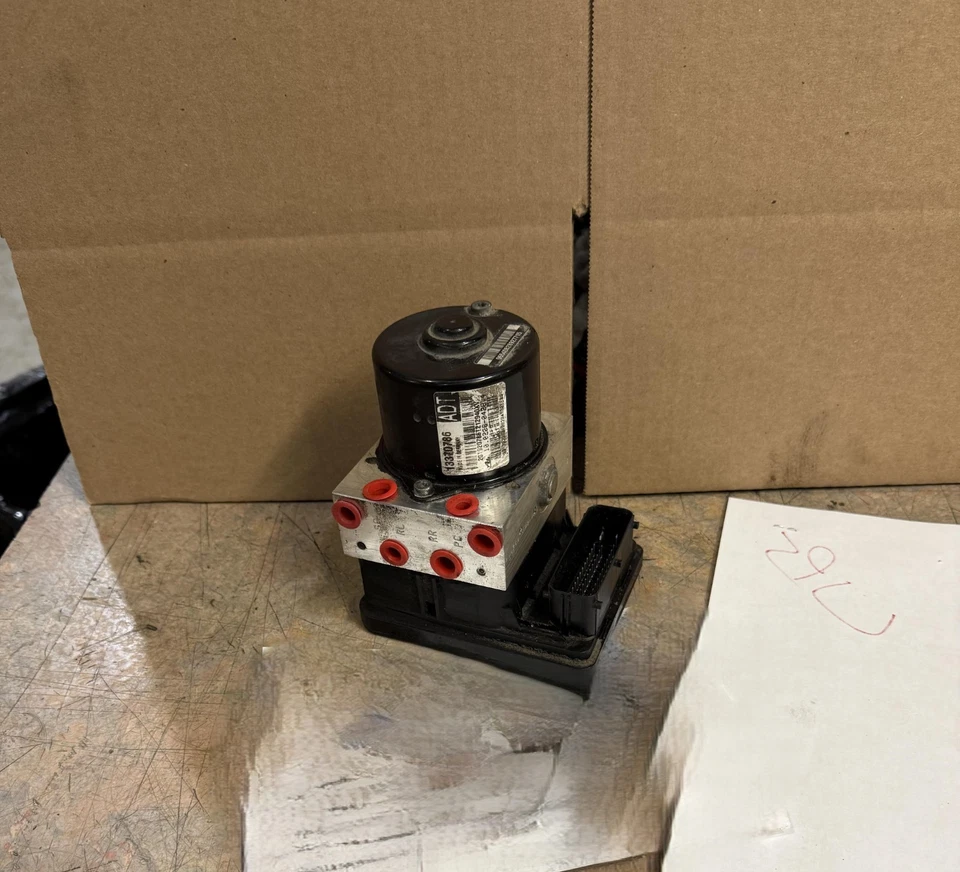 Chevrolet Cruze Orlando 2012-2015 bomba de freno antibloqueo usada Foto 1 de 1