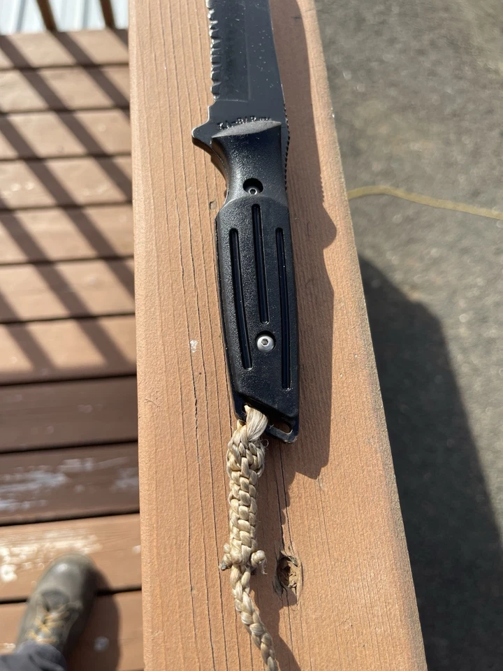 Ka-Bar-Tanto-4.5/8-#1462-Hard To Find-Nice Cond-Fixed Blade Knife-Made In (USA)! - Image 1 of 4