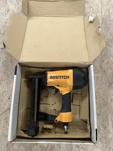 Bostitch CF15-1-E Corrugated Fastener Tool - Picture 1 of 3