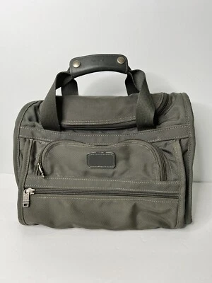 Tumi Duffle Travel bag  Nylon Green  Unisex - Image 1 of 4