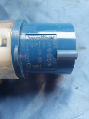 16 Amp Coupler Socket 3 Pin 240V 2P+E Industrial IP44 16A Caravan Tent Walther - Image 1 of 4