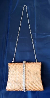 Bolso sin asas tejido canasta natural Rodo vintage raro, cartera larga oculta de cadena dorada  Foto 1 de 4