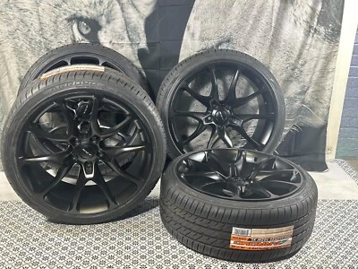 RUEDAS ESTILO JEEP SRT 22x10 5X127 5X5,5 se adaptan a Grand Cherokee Wrangler Durango Foto 1 de 4