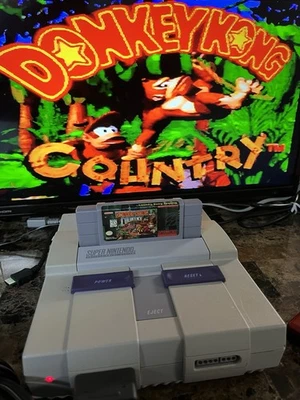 Donkey Kong Country - Game Only - Super Nintendo Entertainment System, 1994 SNES - Image 1 of 4