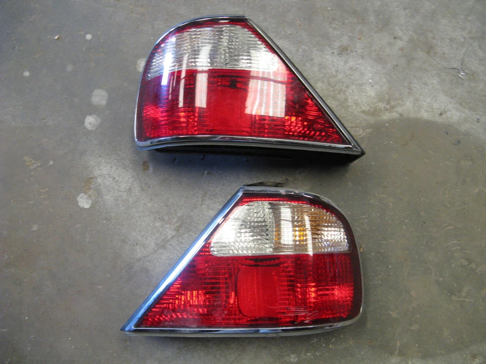 Lanterna traseira direita JAGUAR XJ8 1998-1999-2000-2001-2002-2002-2003 - Imagem 1 de 1