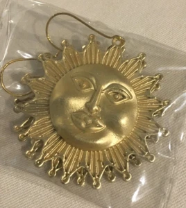 Pendientes colgantes Sun Face tono dorado 2" acabado plano - Imagen 1 de 2