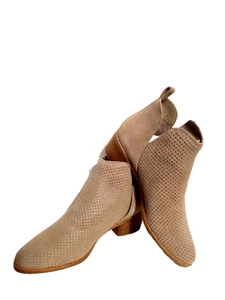 Dolce Vita Womens Perforated Suede Ankle Booties Size 6.5 2" stacked Heel Tan - Picture 1 of 10