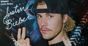 JUSTIN BIEBER - Autogrammkarte - Signed Autograph Autogramm Sammlung Clippings  - Bild 1 von 1