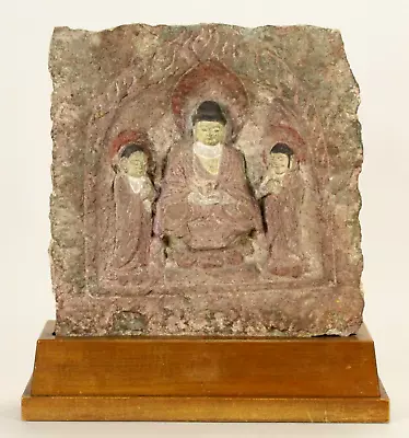 = Antigua estela budista china tallada y pintada de piedra, Buda y bodhisattvas Foto 1 de 4
