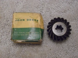 John Deere NOS Gear R201R - Imagen 1 de 2