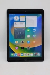 Apple iPad 5 2017 32GB Space Gray 9,7 Zoll Wi-Fi Displayschaden #5339 - Bild 1 von 6