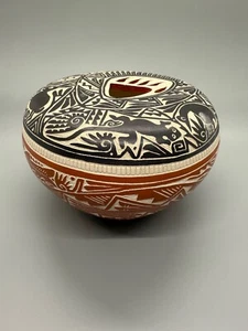 Barattolo in ceramica intagliato Laguna Pueblo di Sally R. Garcia Animali - Foto 1 di 23