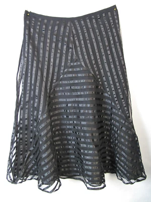 French Connection 尼龙条纹半身裙 黑色 8 码 — 第 1/4 张图片