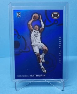 2022-23 Panini Chronicles Dynagon Bennedict Mathurin Blue Holo Rookie SP #47/99 - Imagen 1 de 2