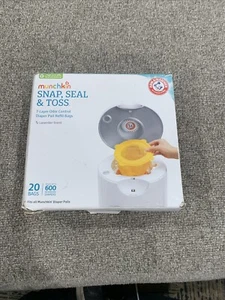 Munchkin Arm And Hammer Diaper Pail Snap Seal & Toss 20 Refill Bags - Picture 1 of 7