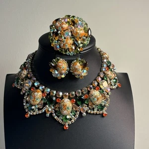 Juego de matrimonio Juliana D&E huevo de Pascua cabujones y diamantes de imitación tono dorado - Imagen 1 de 20