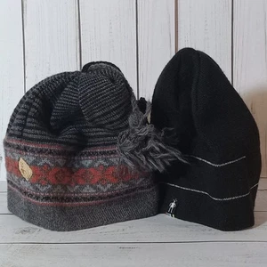 Paar Smartwool Beanie Mützen grau/rot mit Quaste & schwarz gestreift KOSTENLOSER VERSAND - Bild 1 von 15