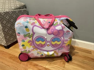 Hello Kitty Hartschalen-Aufsitzkoffer NEU 18" Handgepäck - Bild 1 von 14