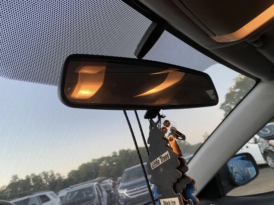 09 10 11 12 13 14 TOYOTA MATRIX Rear View Mirror - Image 1 of 1