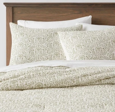 Threshold Cotton Comforter Set Traditional Vine Pattern, Green, Full/Queen NEW - Image 1 of 3