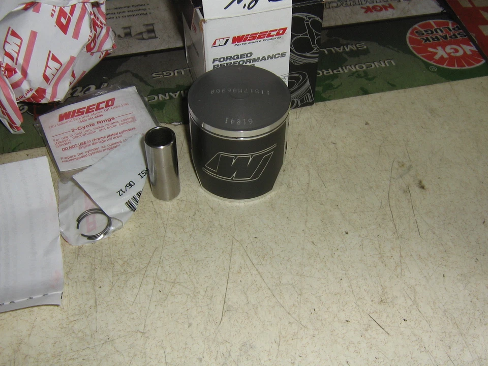 vintage chaparral g44cr racer g29cr racer pistons new wiseco