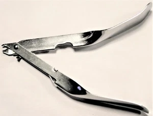 Surgical Skin Staple Remover - Stainless - Sterile - Disposable - Each - Picture 1 of 3