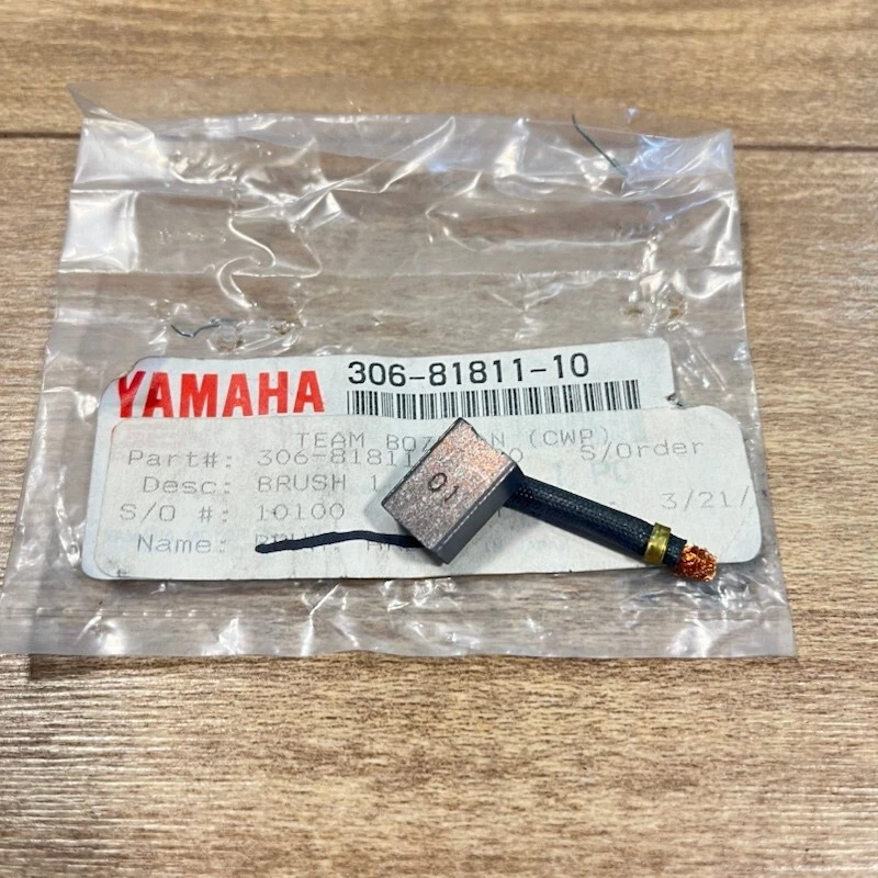 YAMAHA OEM NOS CEPILLO MOTOR DE ARRANQUE 1 / 306-81811-10-00 / TX750 TX650 XS650 XS2 Foto 1 de 1