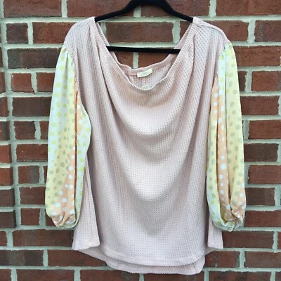 Top tejido gofre Oddy para mujer 2X melocotón con manga globo a lunares caprichoso Foto 1 de 4