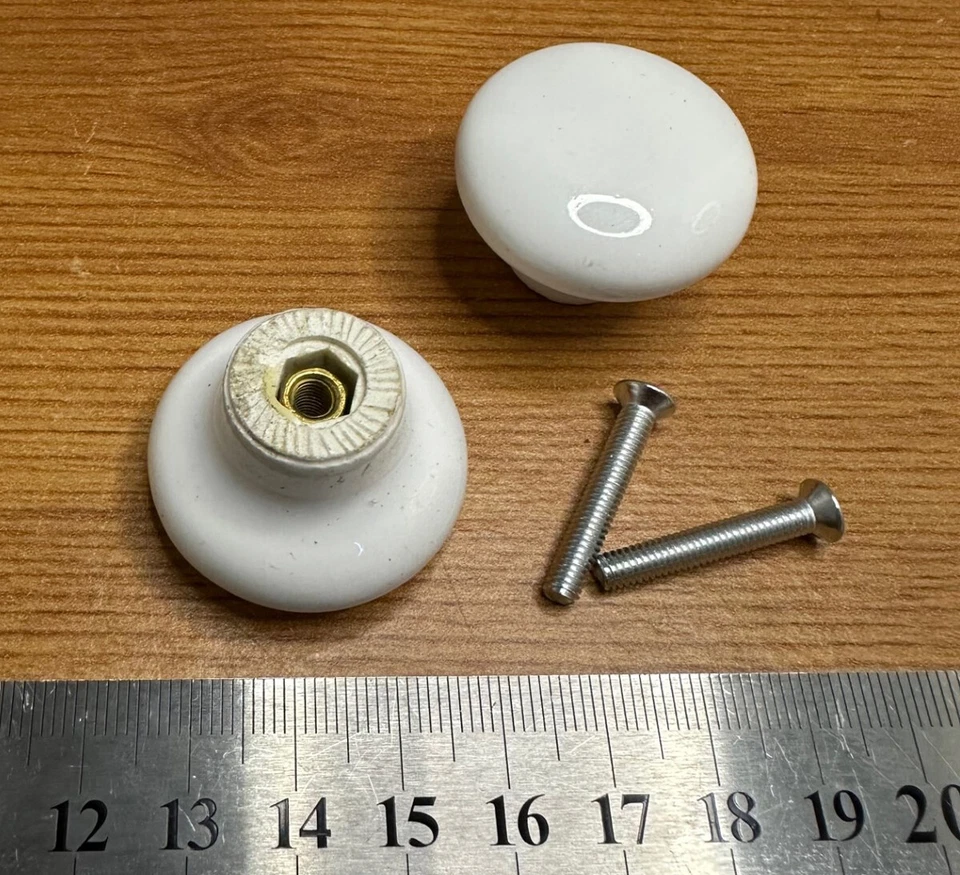 WHITE CERAMIC KNOBS CUPBOARD DOOR PULL *2 SIZES*  DRAWER HANDLE BATHROOM KITCHEN - Image 1 of 1