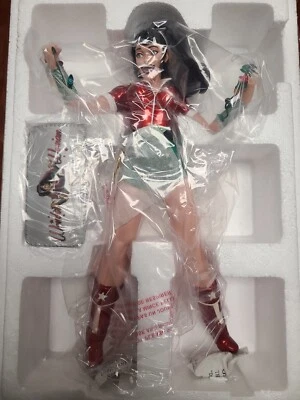 HOLIDAY WONDER WOMAN DC Comics Bombshells 12 pulgadas estilo pinup años 40 50 caja abierta Foto 1 de 4