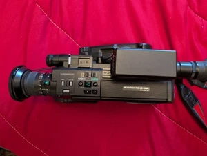 Sony Handicam Vidéo 8 CCD-v5 - Photo 1 sur 9