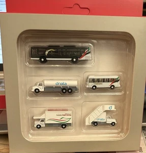 Gemini Jets - 1:200 Emirates Airlines Ground Support Equipment Set - 5Pcs - Picture 1 of 1