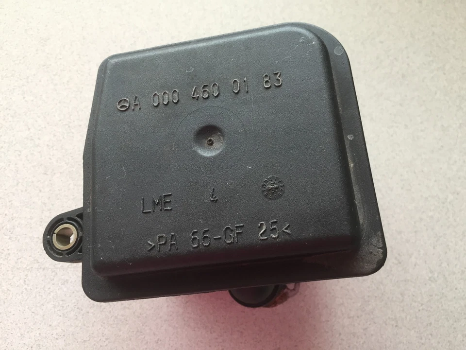 Mercedes-Benz E320 W210 1998-2002 ~ bomba de dirección asistida tanque de aceite ~ pieza OEM Foto 1 de 4