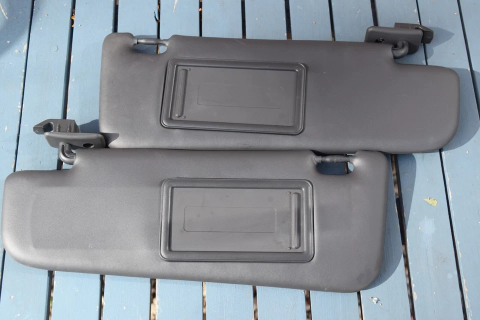 OEM 2012 2013 2014 2015 2016 2017 Fiat 500 Black Left Right Sun Visor - Image 1 of 3