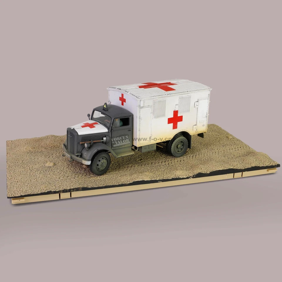 FOV Forces Of Valor 801101A 1/32 GERMAN Opel BLITZ  4x4 AMBULANCE Diecast Model - Image 1 of 4