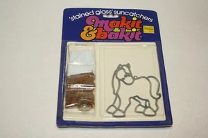 Vitral vintage Quincrafts Makit & Bakit CABALLO Sun Catcher hecho en EE. UU. - Imagen 1 de 2