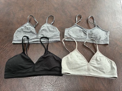 Lote de niña talla 34. 4 Bralettes WONDER NATION. Gris Negro Foto 1 de 4
