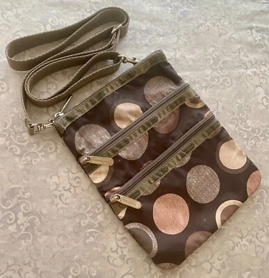 👜 Xclnt! LeSportsac Classic 3-Zip Crossbody Bag adj strap muted large polka dot - Image 1 of 4