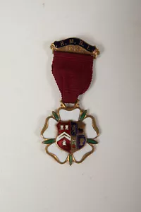 RMBI 1952 Enamel Medal (B8C-2) Royal Masonic Benevolent Institution (JSF6) Badge - Picture 1 of 9