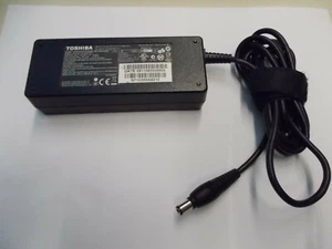 Fuente de alimentación Toshiba PA3755E-1AC3, 15V, 5A, #K- 238-9 - Imagen 1 de 4
