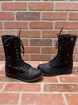 Botas Madden Girl DESTINN pretas forradas de pele de couro sintético com cadarço/ zíper dobrável 6 M - Imagem 1 de 4