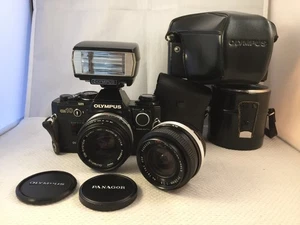 Olympus OM10 Kamera, 1:1.8 f=50mm Objektiv, T20 Blitz, Panagor Weitwinkelobjektiv, Tasche - Bild 1 von 23