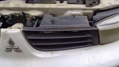 Driver Left Grille 适合 02-03 三菱 Galant 原始设备制造商 — 第 1/4 张图片