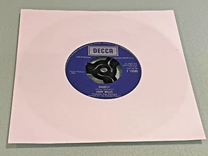 John Miles - Highfly - There's a Man Behind The Guitar - Vinyl Schallplatte 7" Single - Bild 1 von 5