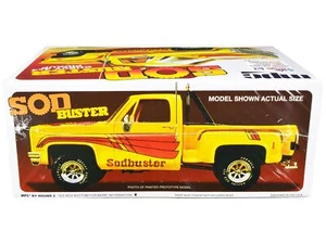 Skill 2 Model Kit 1981 Chevrolet 4x4 Stepside Pickup Truck "Sod Buster" 1/25 Sca - Picture 1 of 4