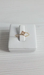 Anillo Banda Oro Amarillo 750 18k Simple Delicada Estrella Ninja Circonita cúbica 1.2g Talla 6.75 NUEVO - Imagen 1 de 7