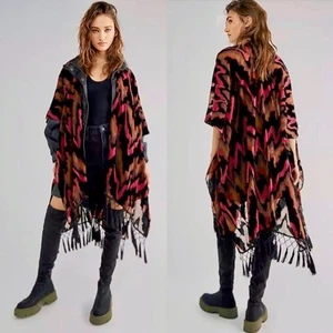 Free People Dripping Velvet Burnout Fringe Kimono Damen OS Black Maroon Boho - Bild 1 von 10